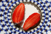 Земклуника ДАР - ягода в разрезе